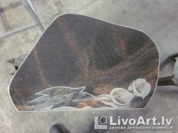 Памятники и надгробия